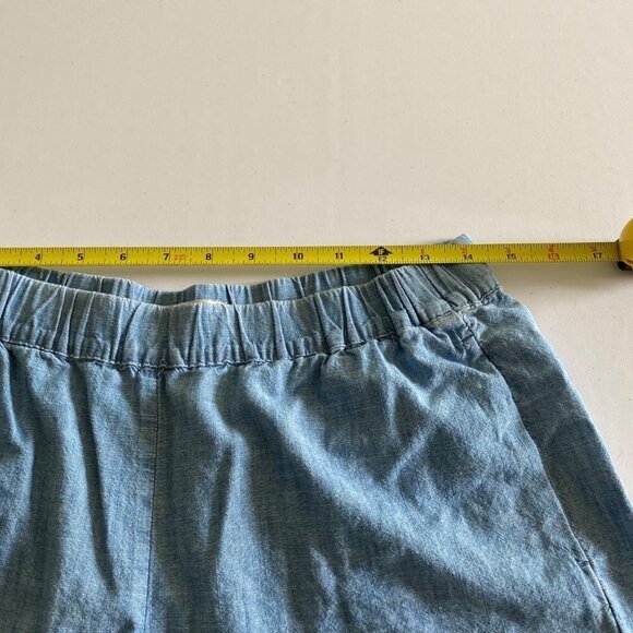 Madewell Women's Chambray Pull-On Shorts. Style L0048. Blue. Size Small - Picture 9 of 12